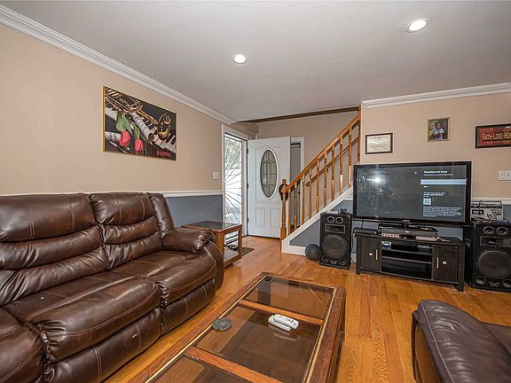 4th image of 54 E Booker Ave
