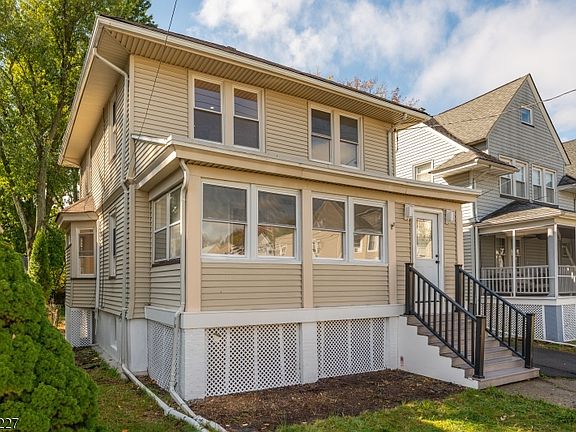 3rd image of 18 Meeker St