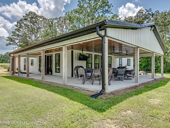 2nd image of 486 Holifield Cir