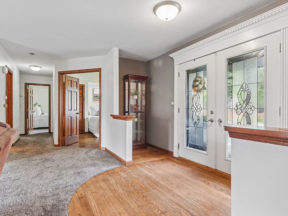 3rd image of 117 Kent Ave