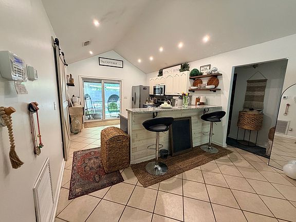 4th image of 237 Carterwood Dr