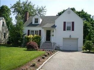 4 Yorkshire Dr, Cedar Grove, NJ 07009