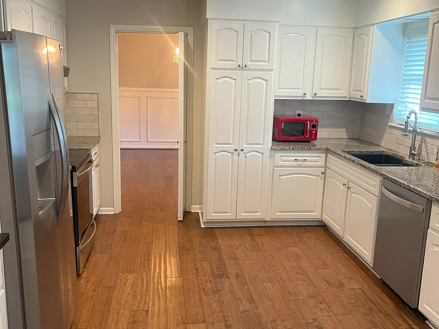 4 bed, 2288 sqft, $1,950 — Photo 3