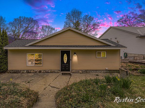 7229 Bordeau Dr NE, Belding, MI 48809
