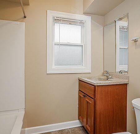 4th image of 111 Dolores Dr APT 9