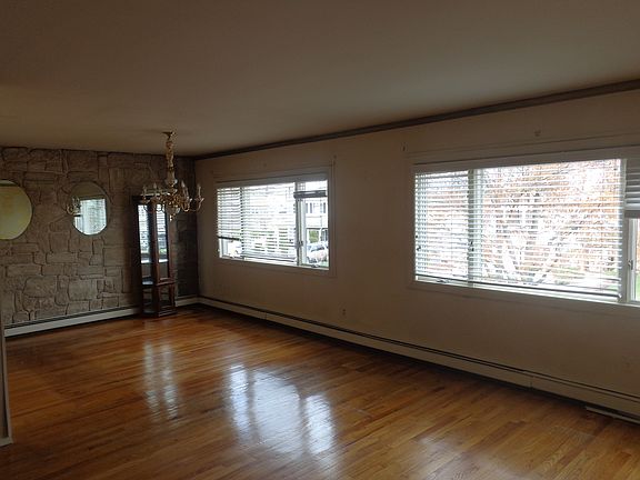 3rd image of 104 Bartlett Ave