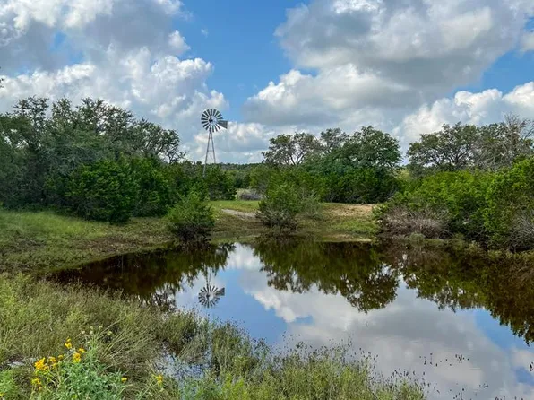 171 Deadend Rd, Mountain Home, TX 78058