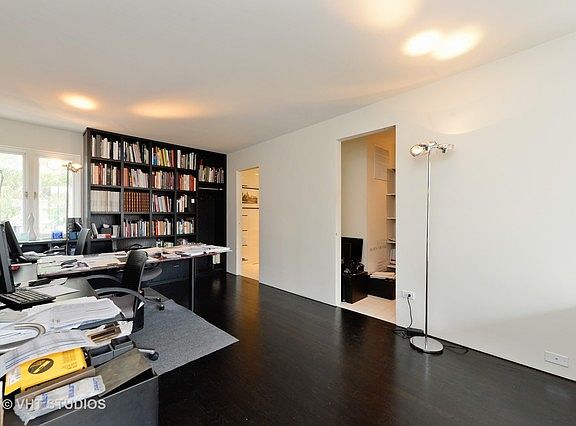 5th image of 1521 N Sandburg Ter #1521