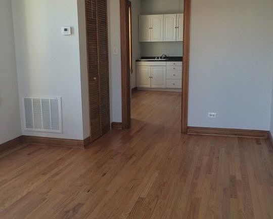 4th image of 1307 N Ashland Avenue # Third Floor