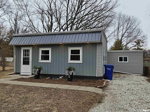 3rd image of 2115 E Riverview Ct