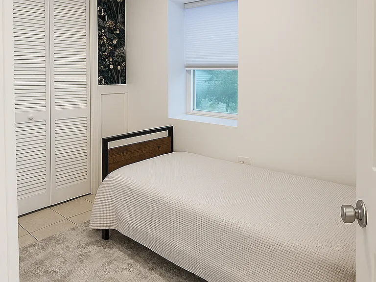 2710 N Lawndale Ave #G — Photo 11