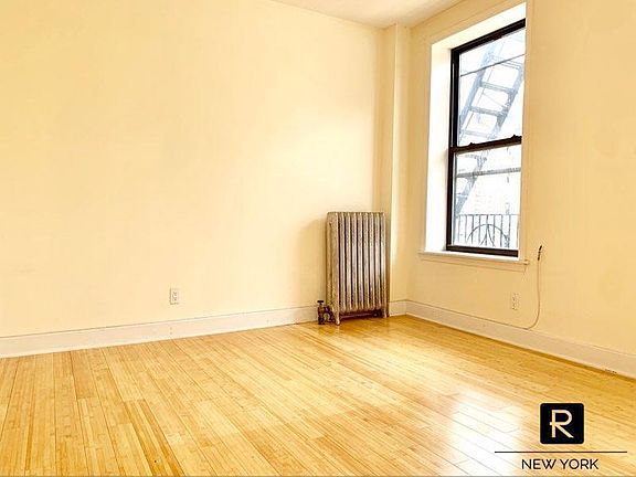 4th image of 76 Saint Nicholas Pl APT 41