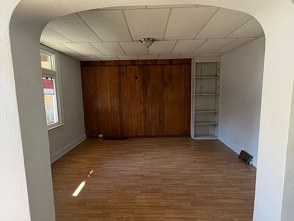 5th image of 386 Kenney Ave