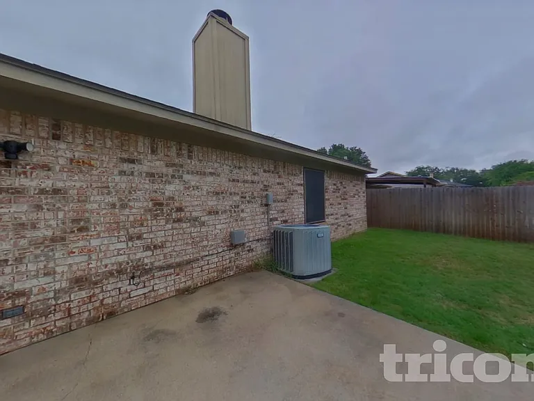 3029 Meadowmoor St — Photo 17