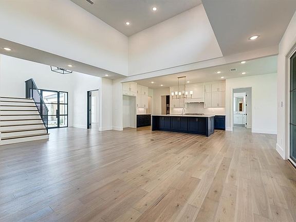 3rd image of 9616 Saint Michel Ln