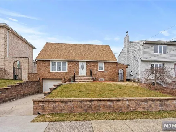 53 Legregni St, Saddle Brook, NJ 07663