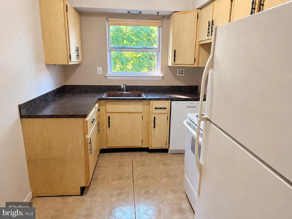 1 bed, 1.0 bath, 700 sqft, $1,200 — Photo 4