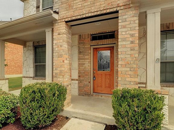 4th image of 20200 Grand Banks Ln