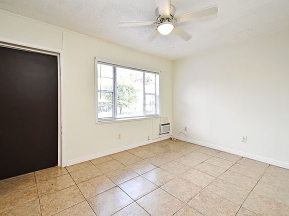 4th image of 2514 E Jefferson St #7