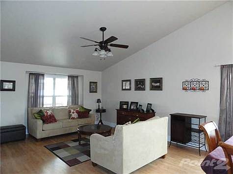 4th image of 570 Toluca Dr