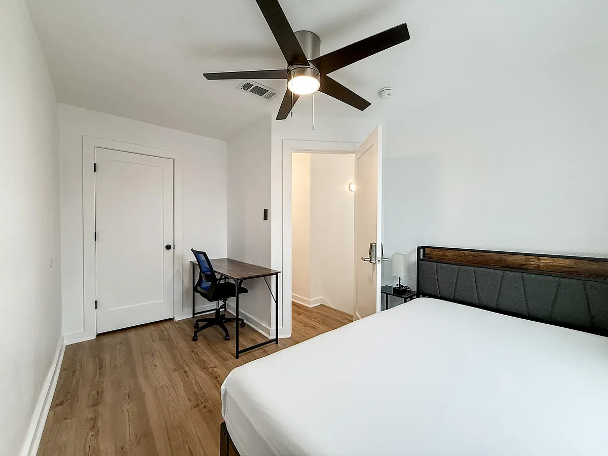 Bedroom 4 - Saint Ferdinand St