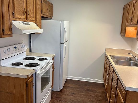 3rd image of 428 Locust St APT 4