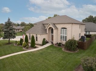 1216 Janas Ln, Lemont, IL 60439