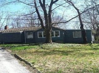 2 Parsonage Rd, East Setauket, NY 11733