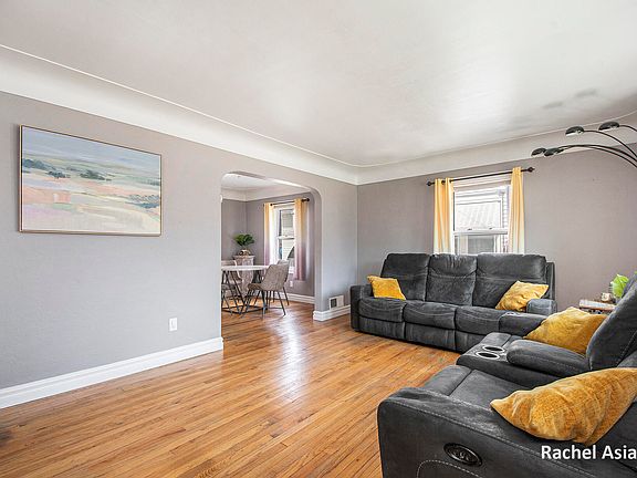 2nd image of 1915 Galewood Ave SW