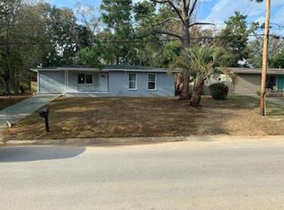 912 Blue Springs Dr, Pensacola, FL 32505