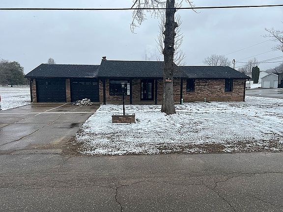 3rd image of 107 Sycamore St