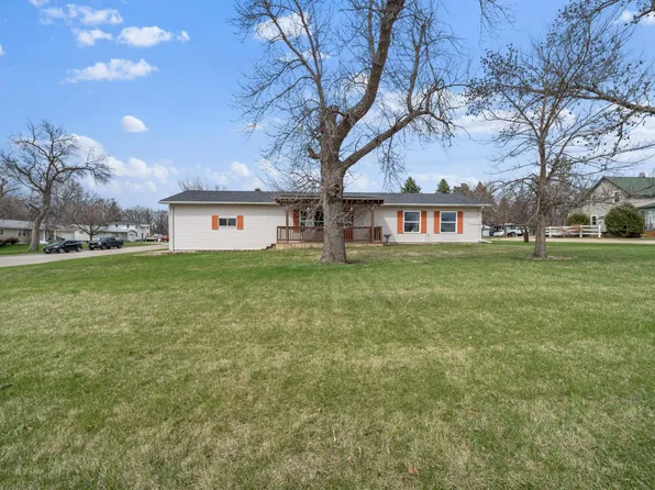 21 10th Ave NE, Elbow Lake, MN 56531