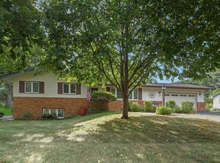 180 Stonybrook Way NE, Fridley, MN 55432