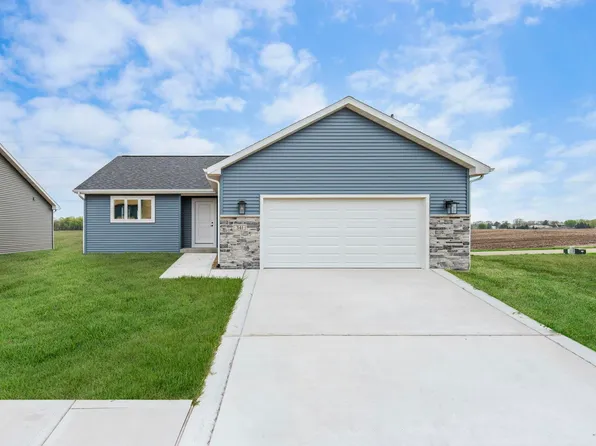 341 Dahlia Dr, Stoughton, WI 53589