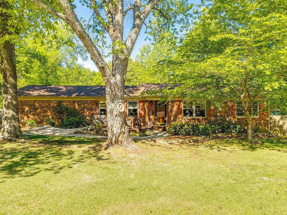 1st image of 2448 Country Club Dr