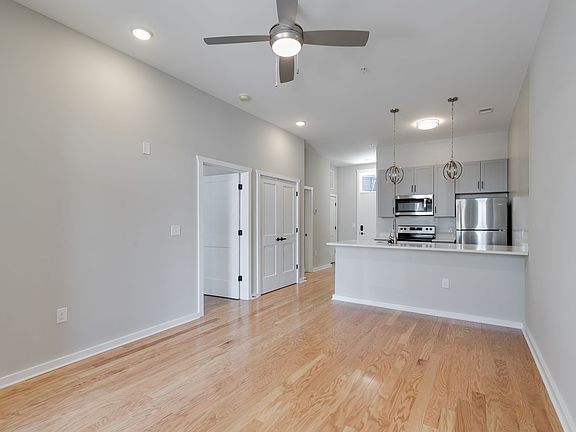 5th image of 2416 Jefferson Ave Unit 205