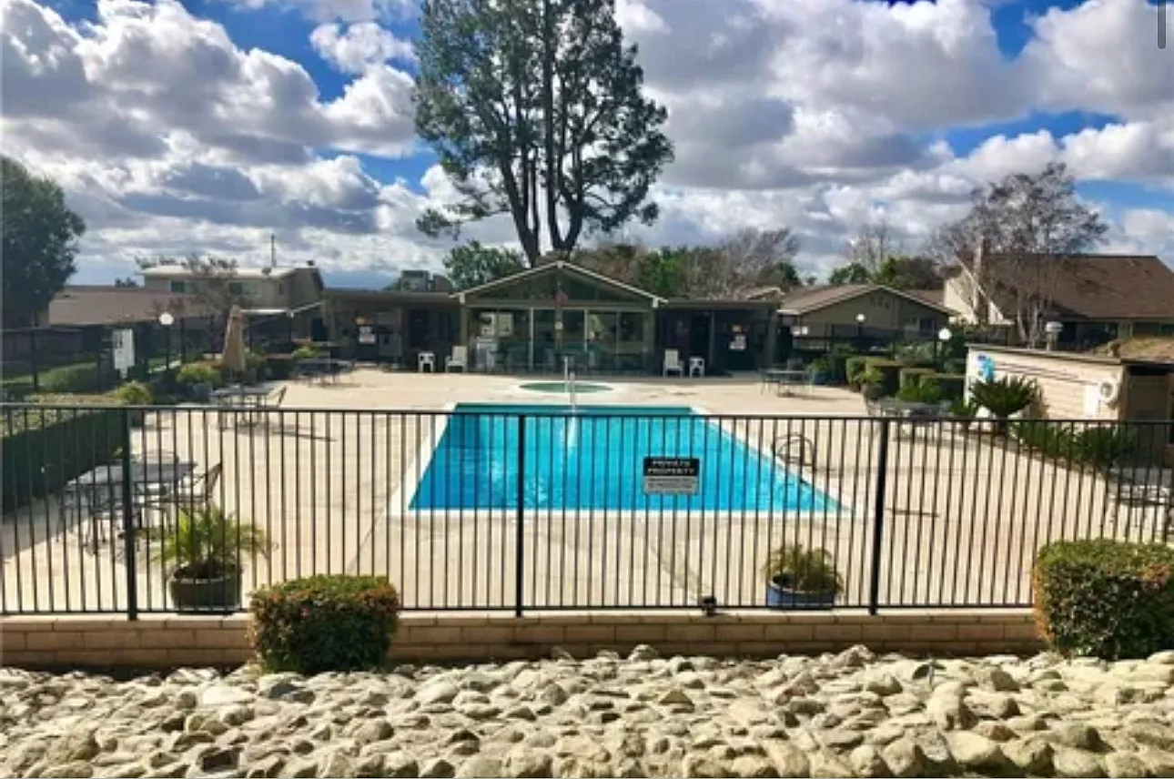 1682 Carmel Cir W — Photo 1