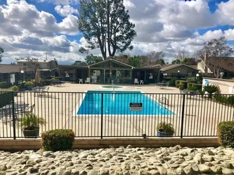 1682 Carmel Cir W — Photo 2