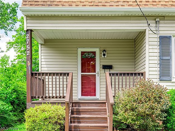 3rd image of 2752 6th St