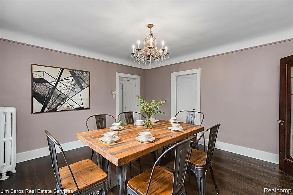 3 bed, 1350 sqft, $1,900 — Photo 4