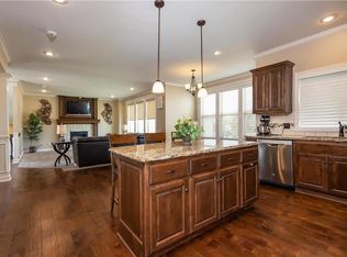 10810 S Deer Run St, Olathe, KS 66061