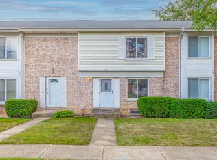403 Standish Ct, Bolingbrook, IL 60440