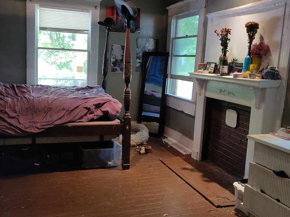 Front bedroom