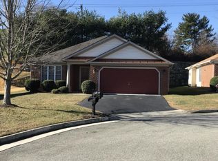 4546 Colonial Place Dr, Roanoke, VA