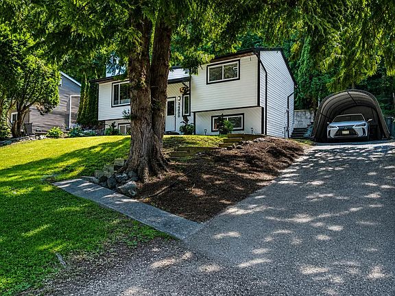 3rd image of 34898 Laburnum Ave
