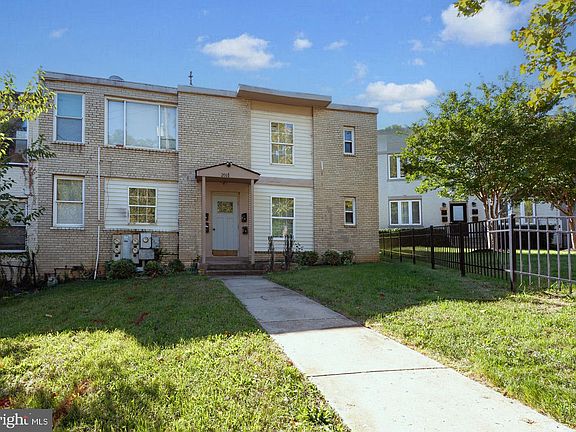 2nd image of 2001 M St NE