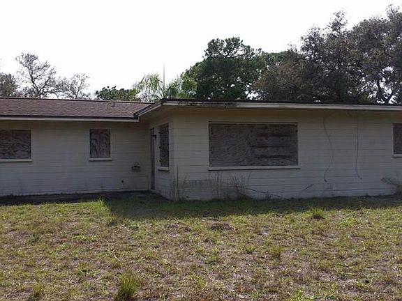 3rd image of 1375 Larchmont Dr