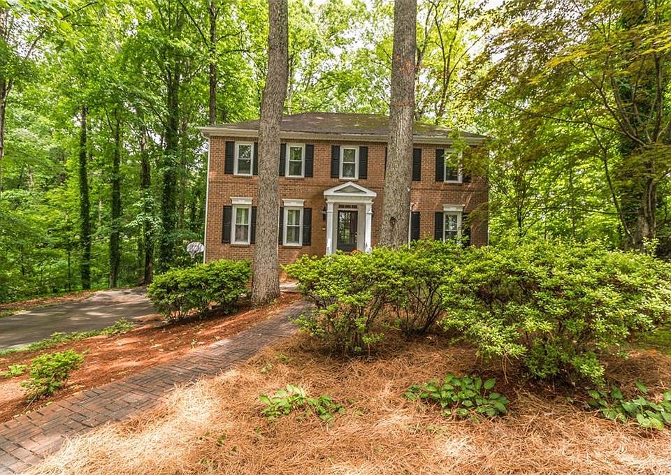 1st image of 551 Park Ln SE