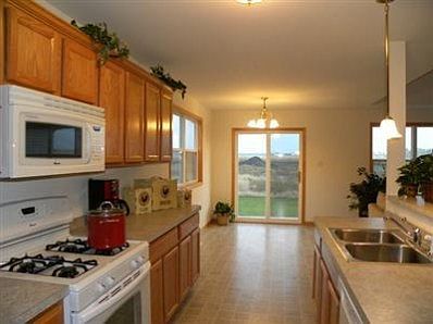 5th image of 7835 W 102nd Pl