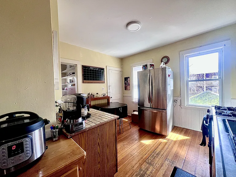 33 Oakland Rd #1 — Photo 2